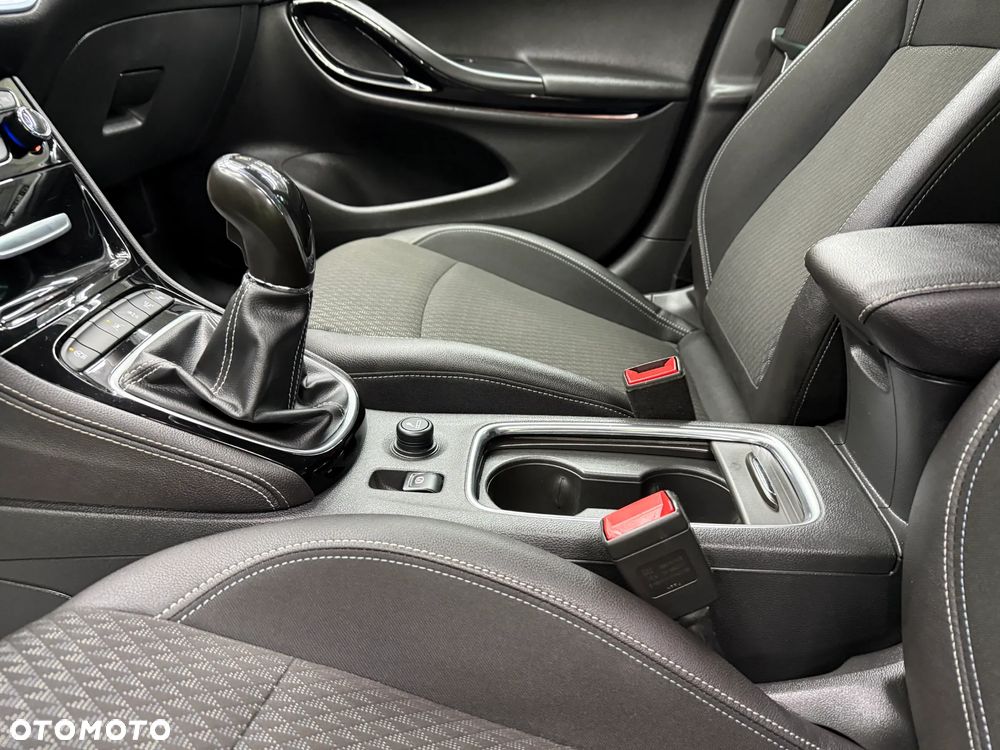 Opel Astra 1.4 Turbo Edition - 8