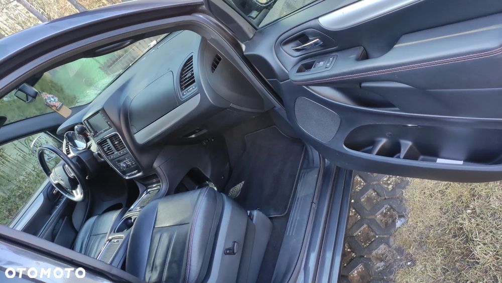 Dodge Grand Caravan - 27