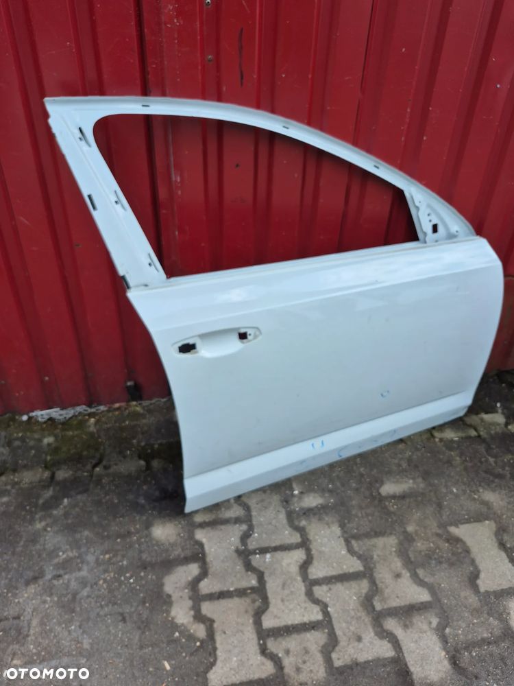 Skoda Octavia III drzwi prawe 5E0833312 - 2