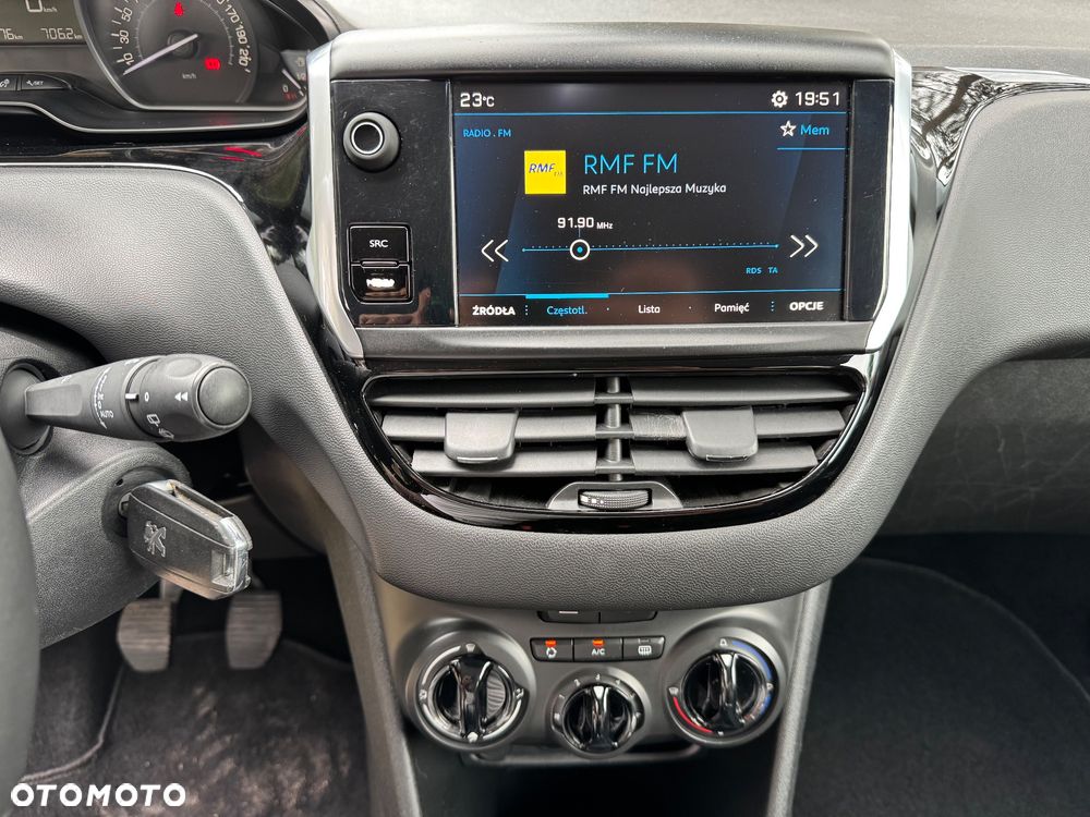 Peugeot 208 PureTech 82 Stop & Start Signature - 28