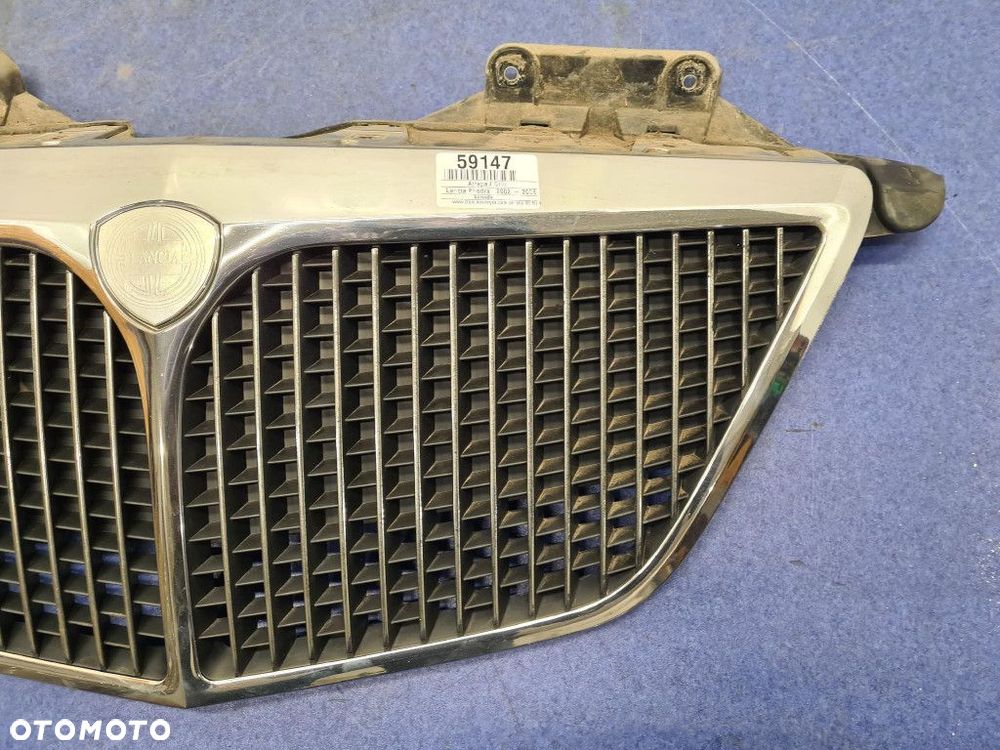 LANCIA PHEDRA ATRAPA / GRILL - 4