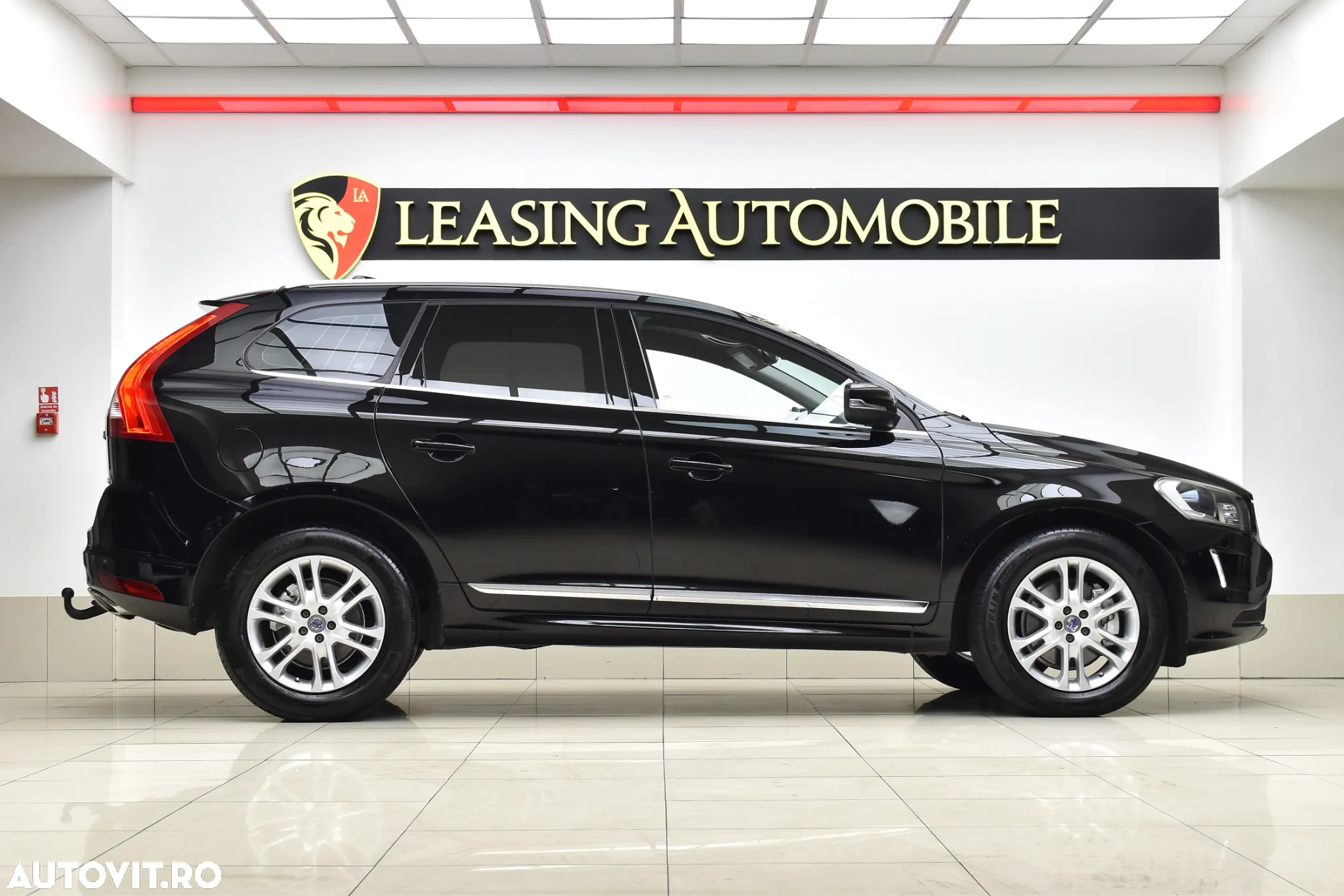 Volvo XC 60 D5 AWD Geartronic Summum - 4