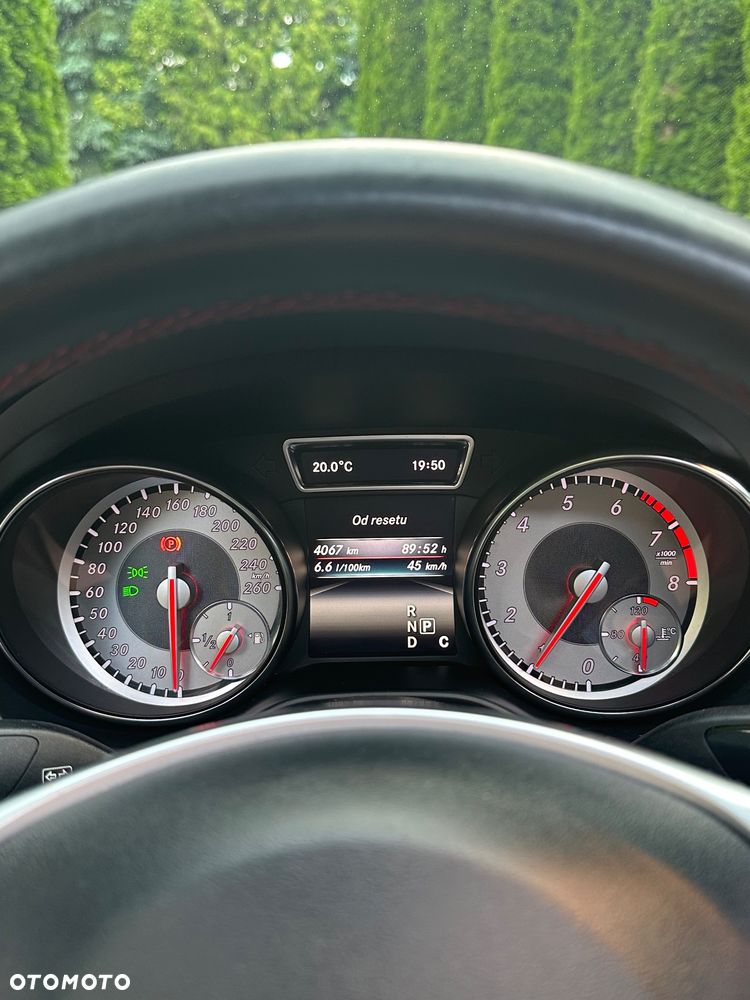 Mercedes-Benz CLA 200 7G-DCT - 22