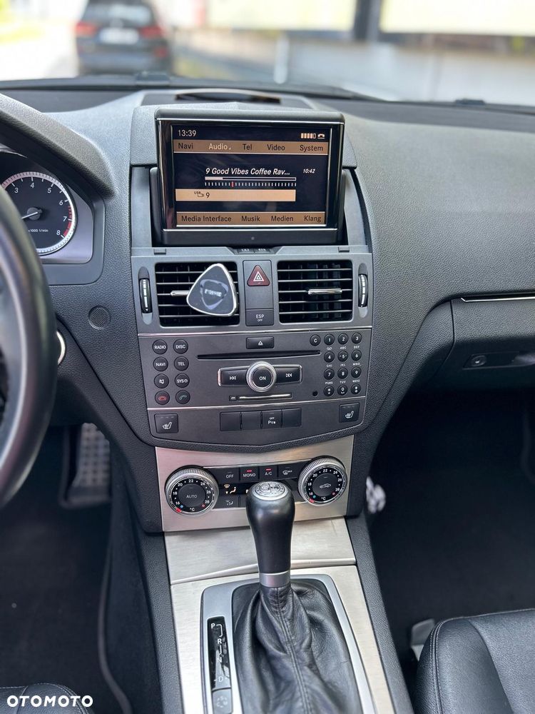 Mercedes-Benz Klasa C 250 CGI Automatik BlueEFFICIENCY SPORT EDITION - 18