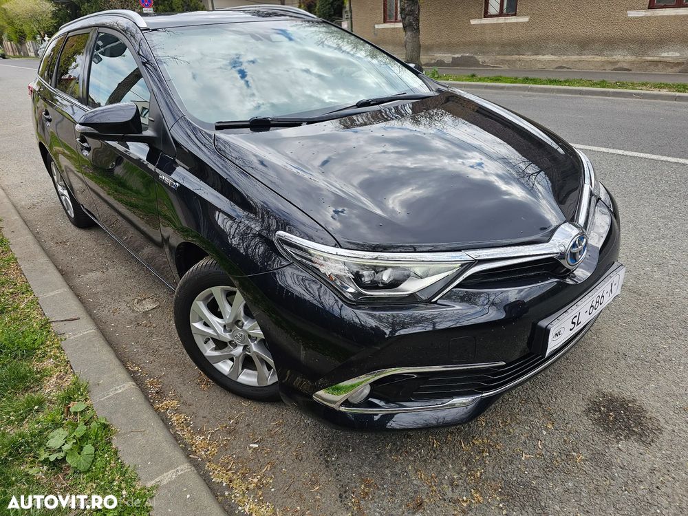 Toyota Auris 1.8 Executive - 3