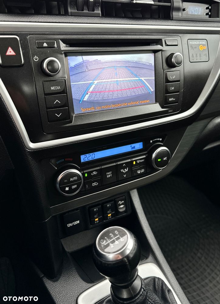 Toyota Auris 1.6 Premium - 7