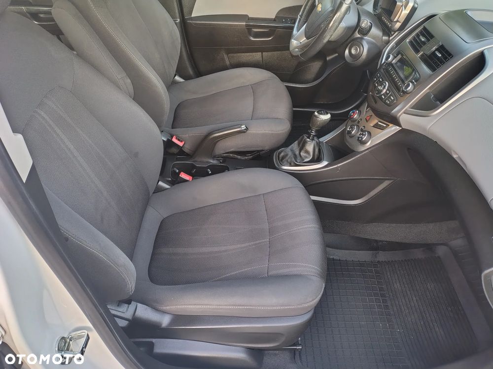 Chevrolet Aveo - 11
