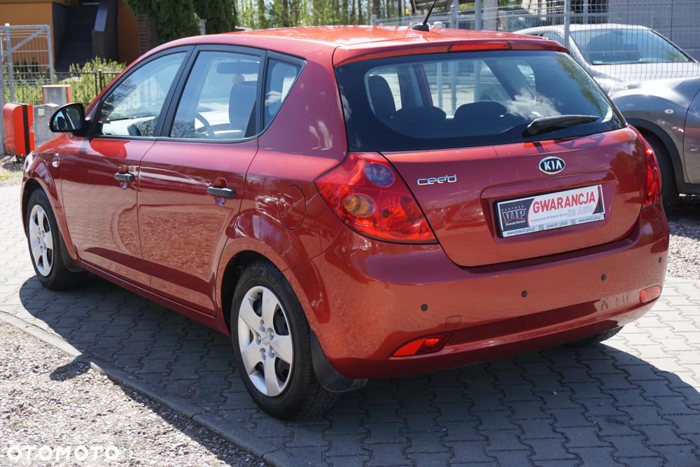 Kia Ceed 1.4 Comfort + - 6
