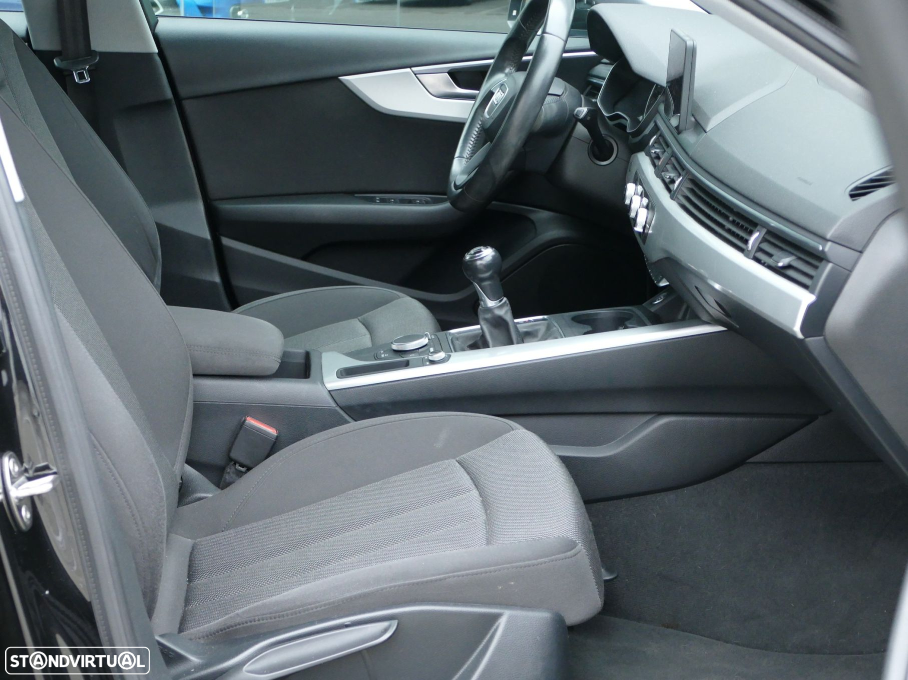 Audi A4 Avant 2.0 TDI Advance - 26