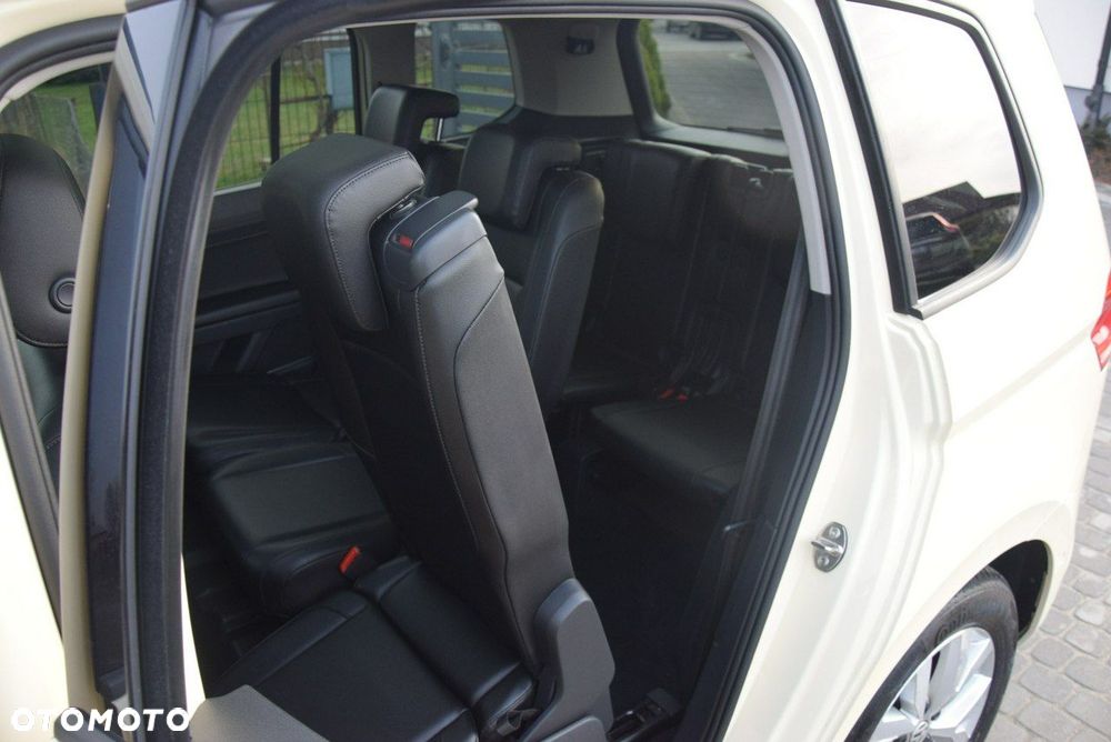 Volkswagen Touran - 23