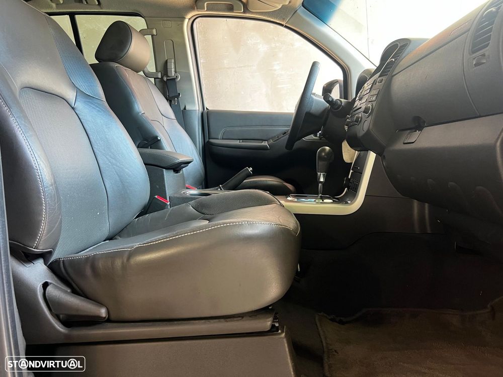 Nissan Navara 3.0 dCi V6 CD LE AT 4WD - 15