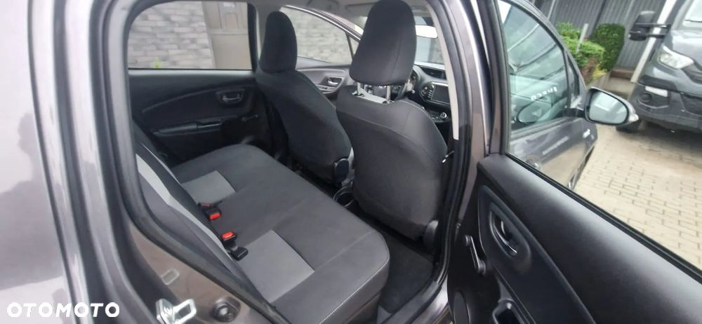 Toyota Yaris 1.5 VVT-i Team Deutschland - 11