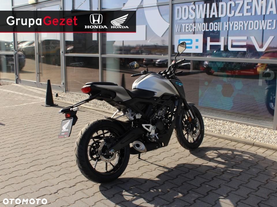 Honda CB - 8
