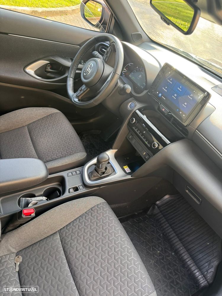 Toyota Yaris Cross 1.5 HDF Premiere Edition - 3