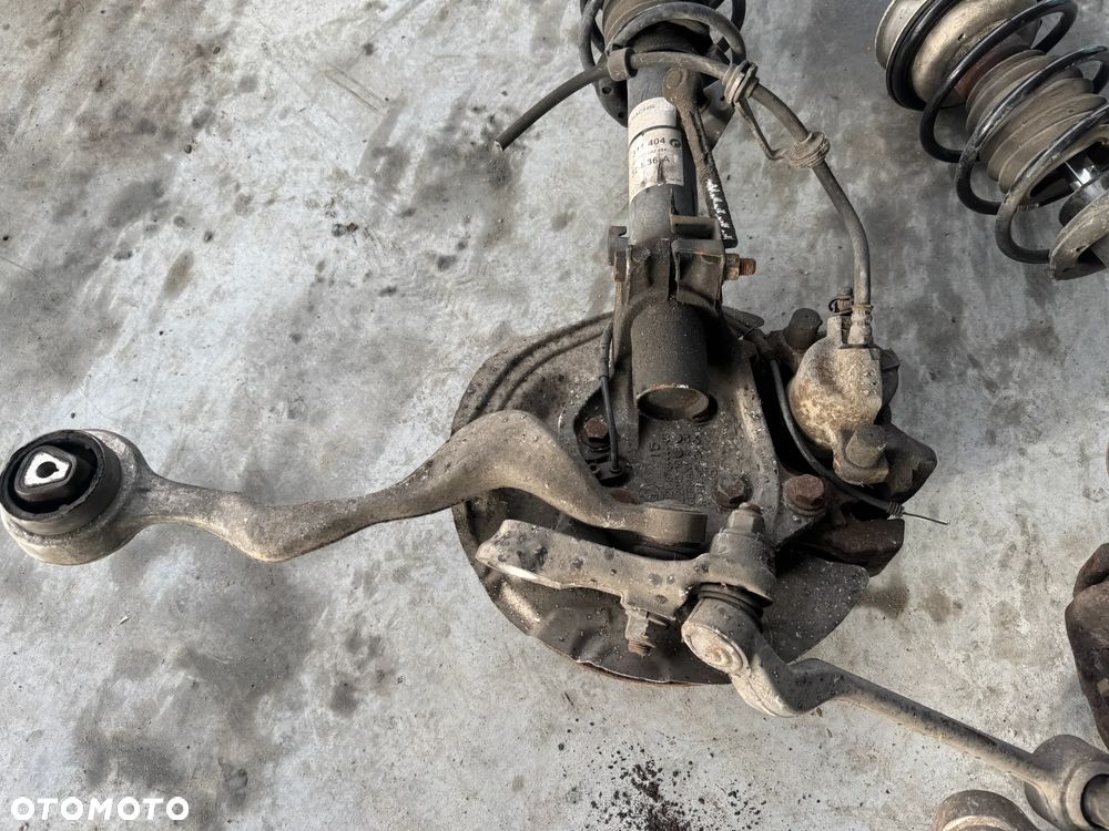 ZWROTNICA AMORTYZATOR PRAWY MCPERSON BMW E90 E87 - 2