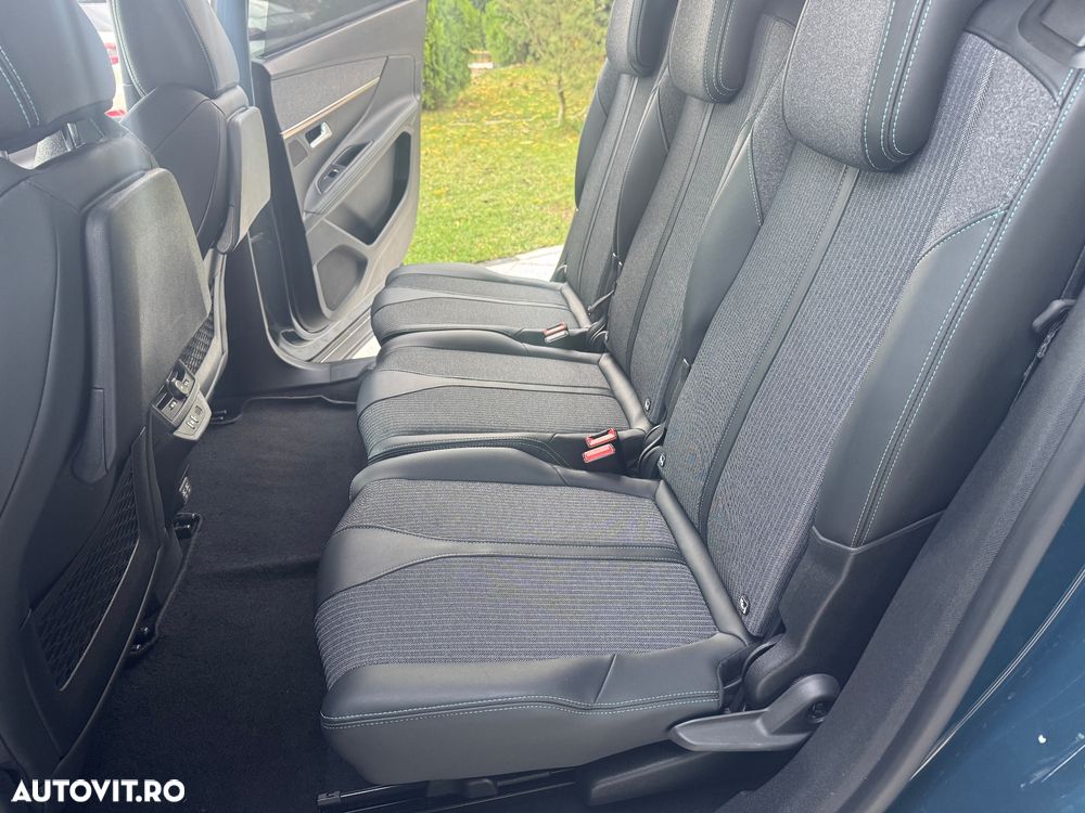 Peugeot 5008 1.2L 136 e-DCS6 MHEV Allure Pack - 29