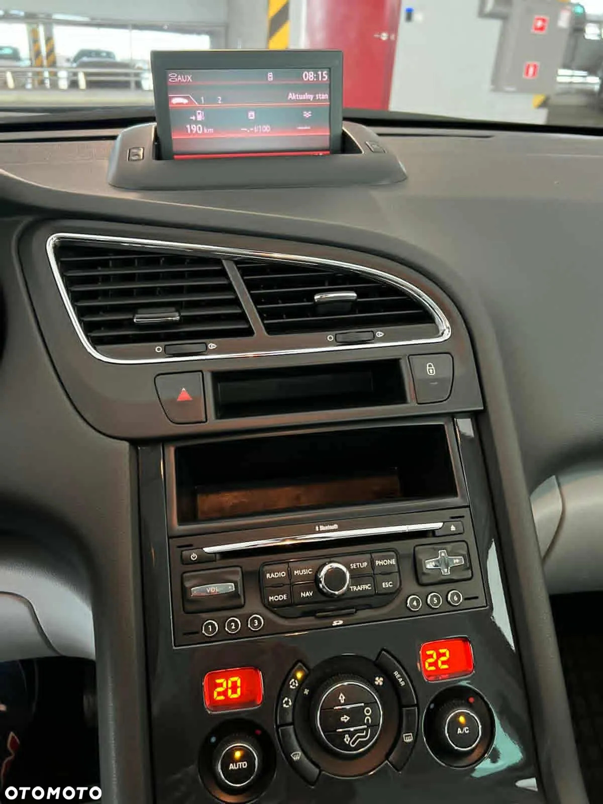 Peugeot 5008 - 8