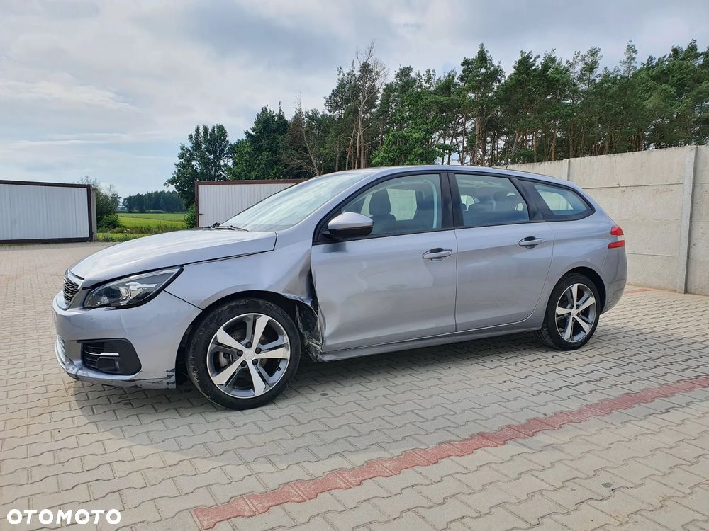 Peugeot 308 1.2 PureTech GPF Allure S&S - 11