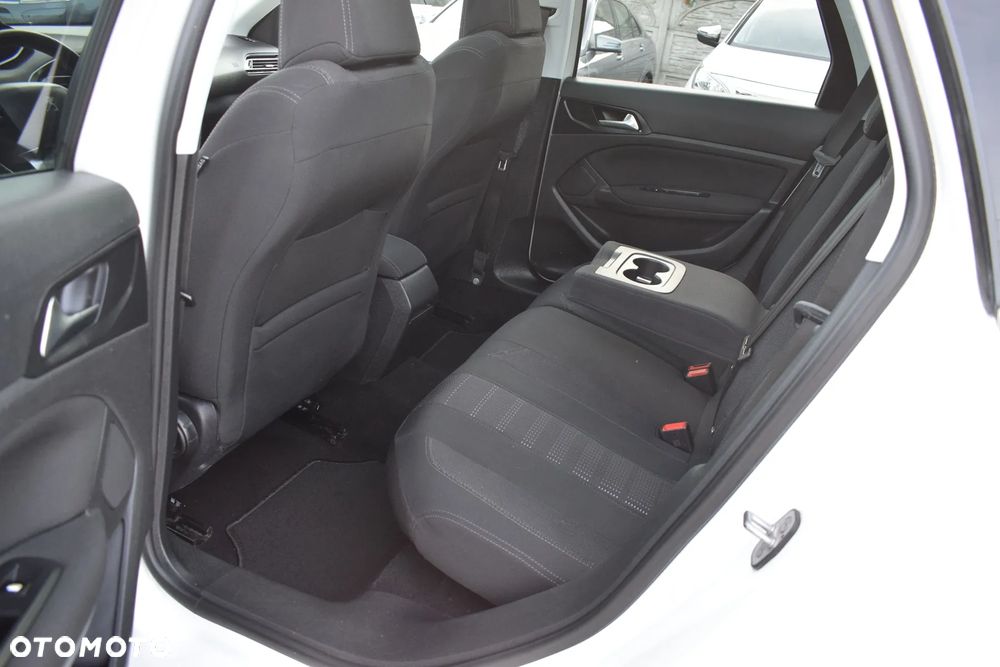 Peugeot 308 BlueHDi FAP 150 Stop&Start Automatik Allure - 9
