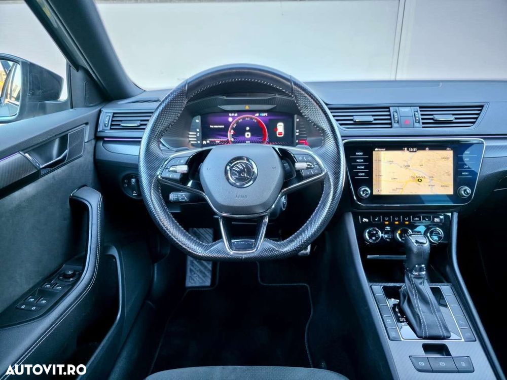 Skoda Superb Combi 2.0 TDI DSG SportLine - 21