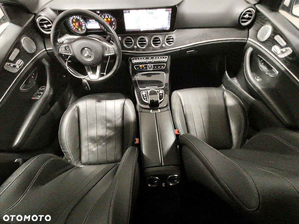 Mercedes-Benz Klasa E 300 9G-TRONIC - 8