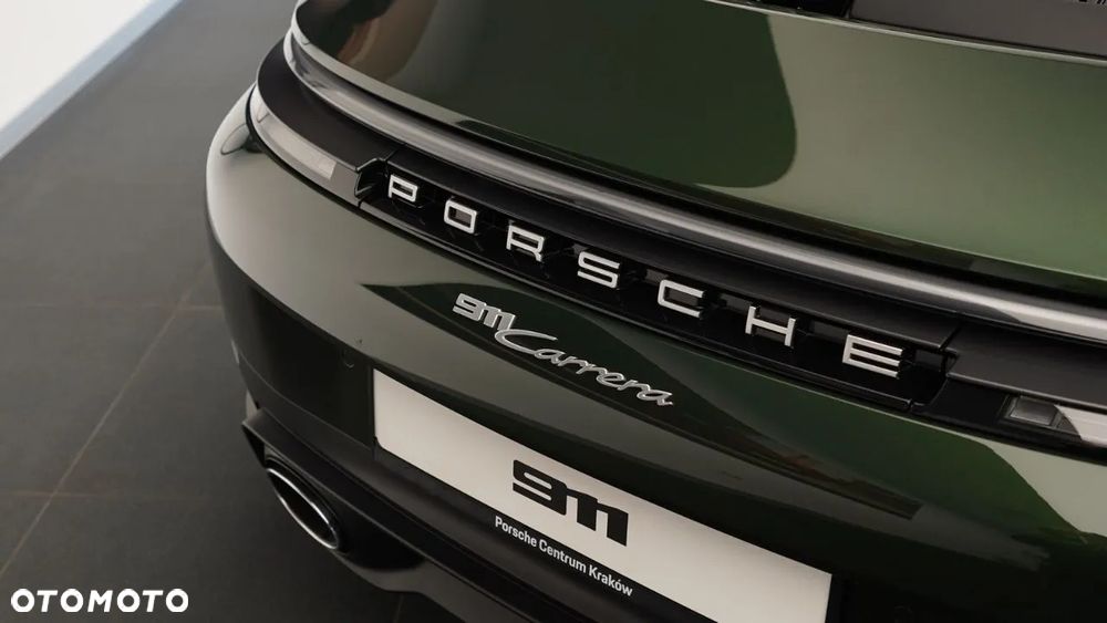 Porsche 911 Carrera - 31