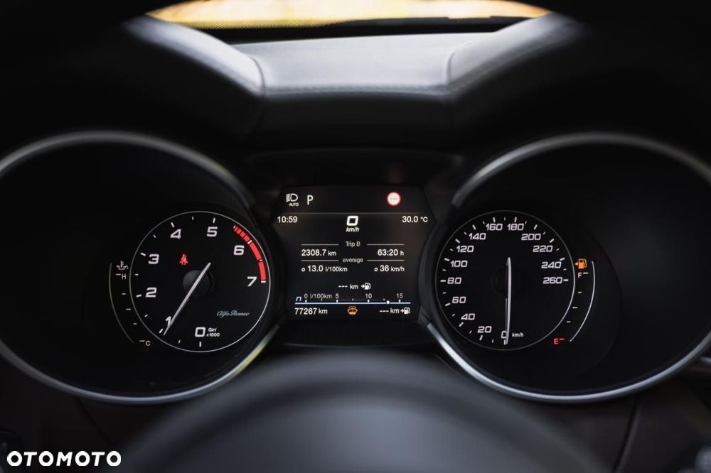Alfa Romeo Stelvio - 18