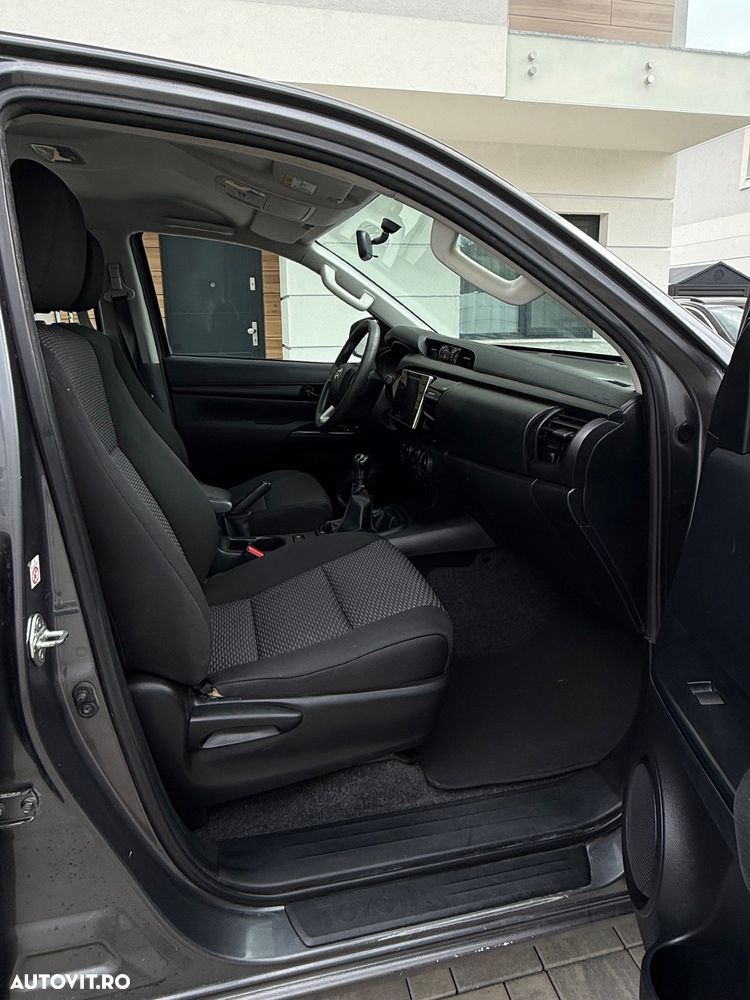 Toyota Hilux - 13