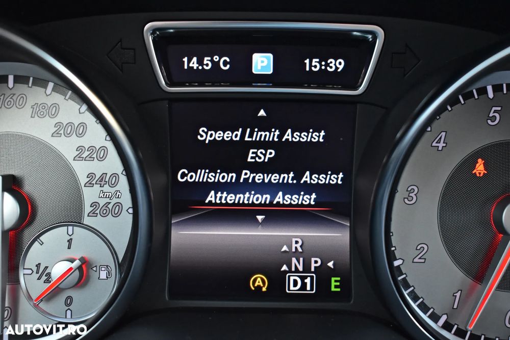 Mercedes-Benz GLA 200 7G-DCT Urban - 17