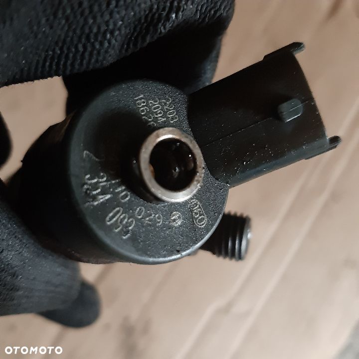 Wtryskiwacz BMW E39 E46 X5 M57 3.0d 0445110029 - 4