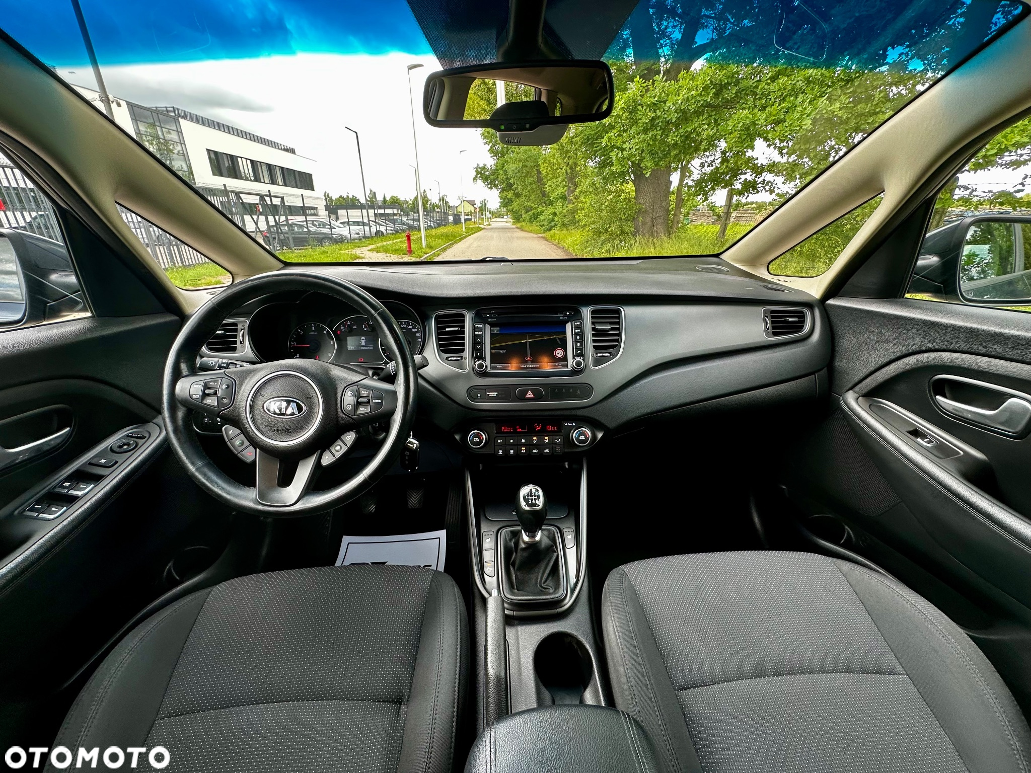 Kia Carens 1.7 CRDi 141 ISG UEFA EURO 2016 - 21