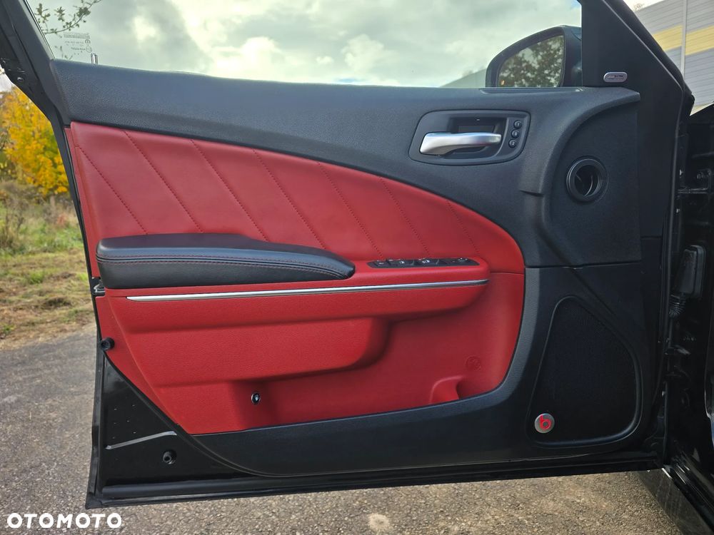 Dodge Charger 6.4 Scat Pack - 4