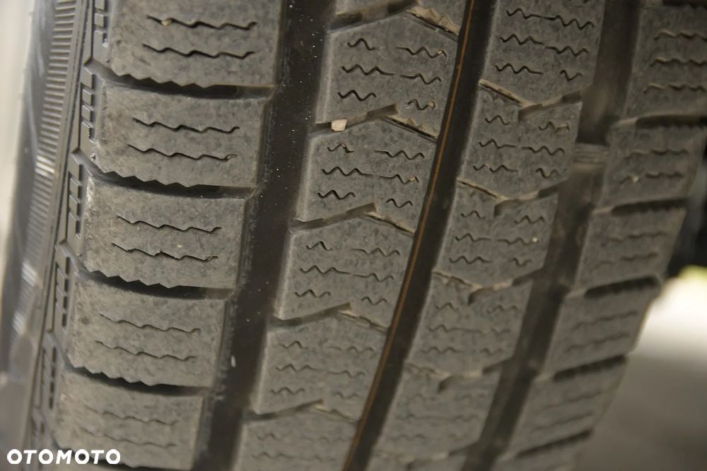 Iveco DAILY//70C17// 3.0 170 KM- podwójne tylne koła// WYWROTKA 3-stronna// Rozstaw osi 410 cm// SALON POLSKA//BEZWYPADKOWY// I WŁAŚCICIEL - 30