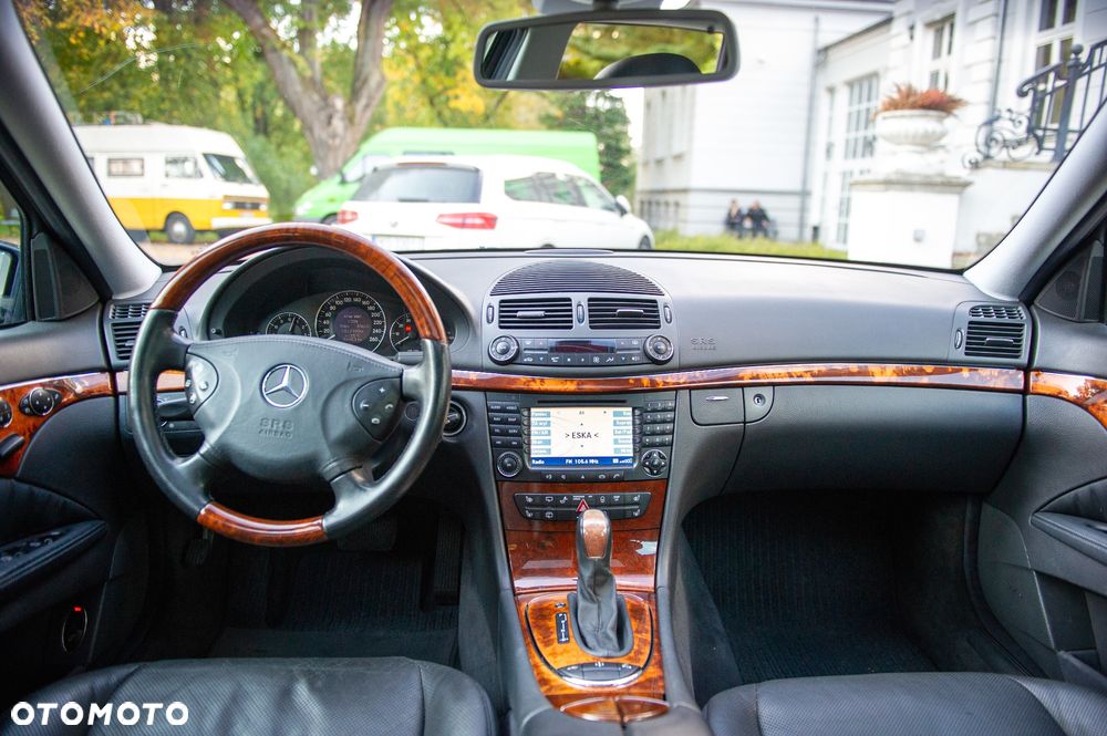 Mercedes-Benz Klasa E 320 4-Matic T Elegance - 8