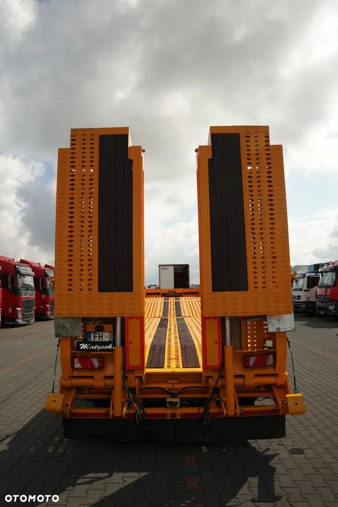 Louault NACZEPA / LAWETA NISKOPODWOZIOWA -13,6 M / PODEST HYDRAULICZNY /  NAJAZDY HYDRAULICZNE / WYCIĄGARKA / OŚ SKRĘTNA / 3 OSIE / - 14