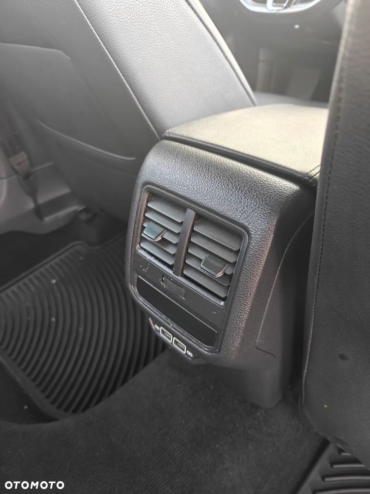 Volkswagen Passat - 22
