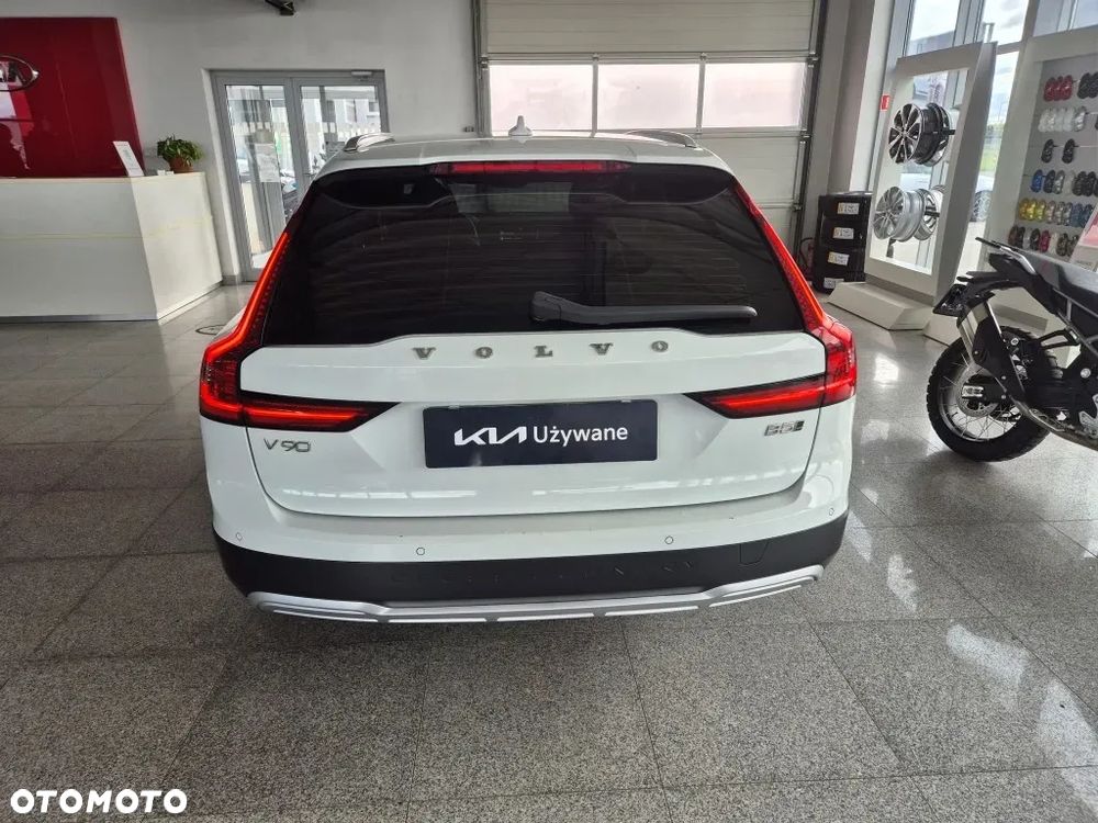 Volvo V90 Cross Country D5 AWD Pro - 4