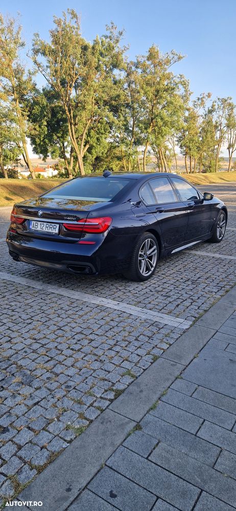 BMW Seria 7 740e iPerformance - 1