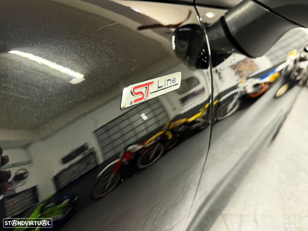 Ford Fiesta 1.0 EcoBoost ST-Line - 32