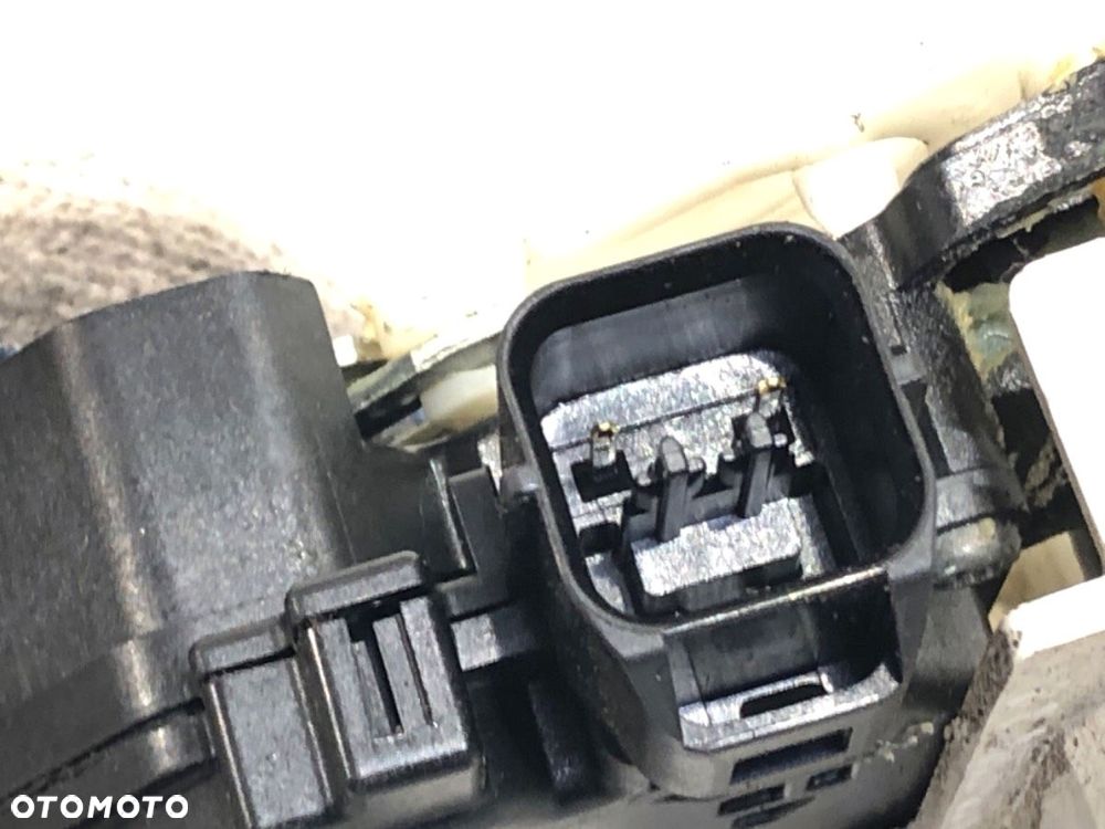 ZAMEK DRZWI PRAWY TYŁ  PEUGEOT 4007 (VU_, VV_) 2007 - 2013 2.2 HDi 115 kW [156 KM] olej napędowy - 3