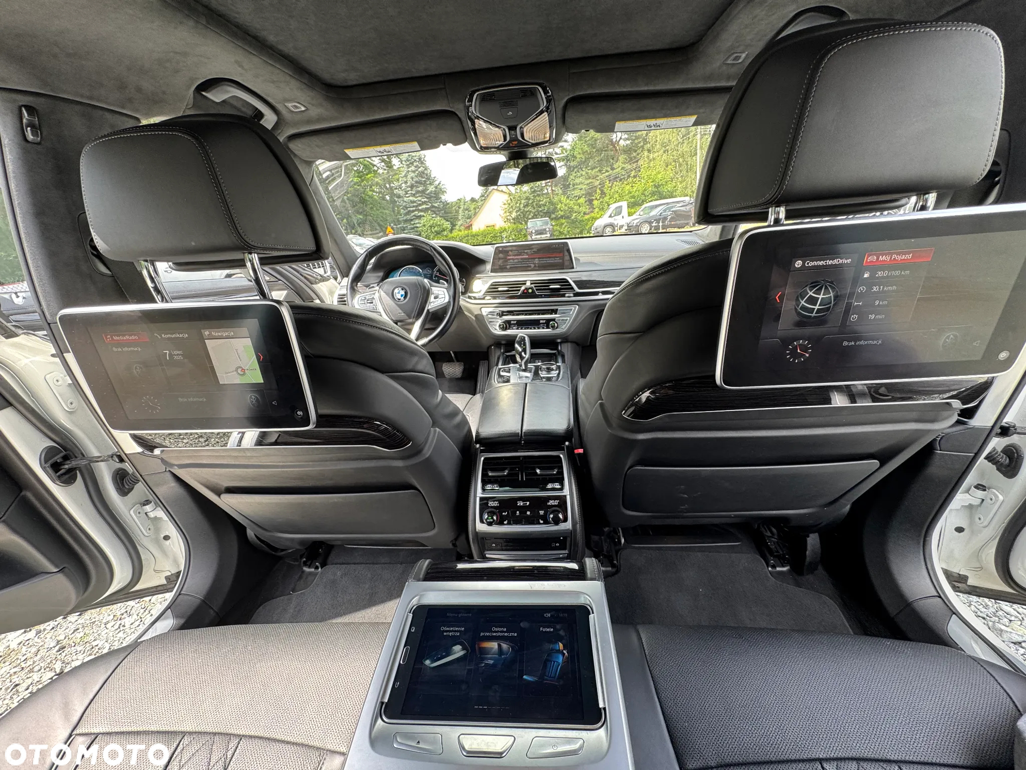 BMW Seria 7 750i xDrive - 18