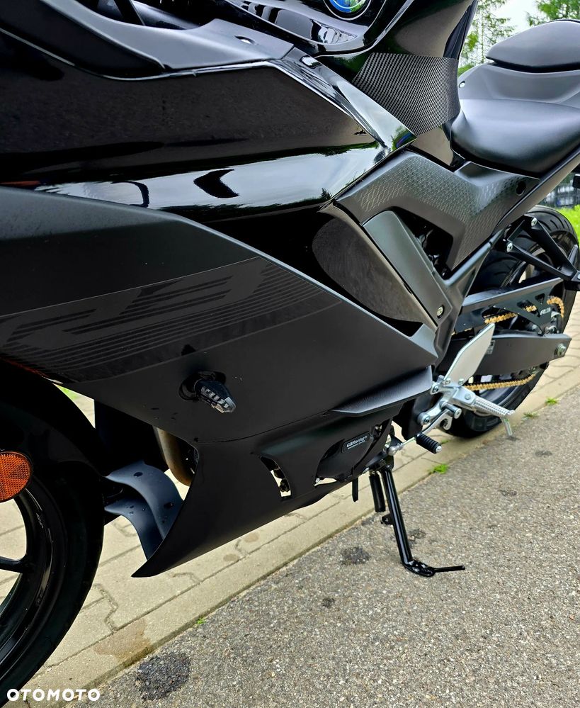 Yamaha R3 - 21