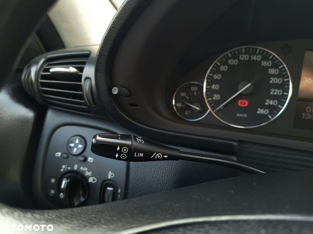 Mercedes-Benz Klasa C 200 CDI Classic - 24