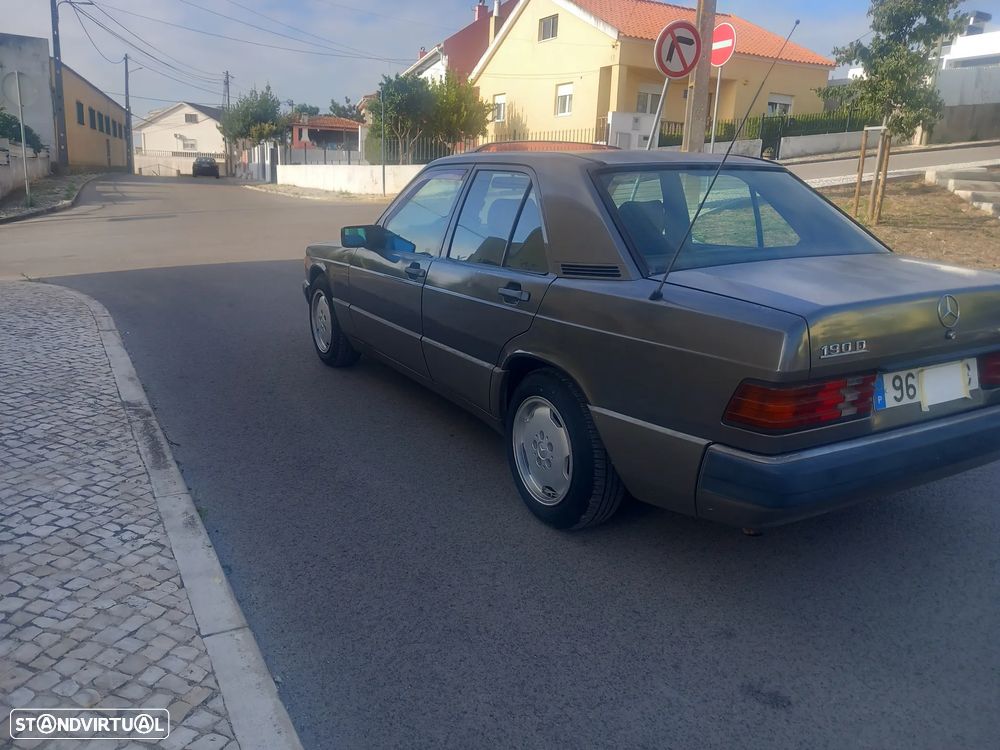 Mercedes-Benz 190 D 2.0 - 6