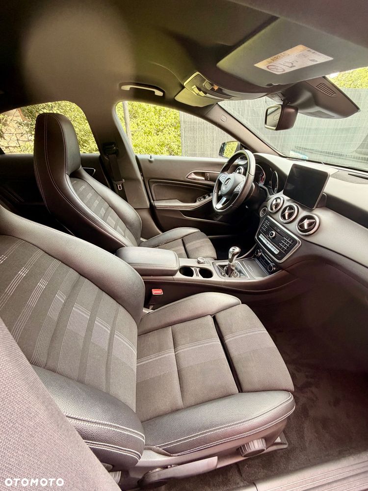 Mercedes-Benz CLA 180 - 11