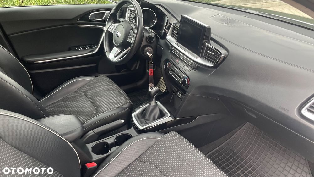 Kia Ceed 1.4 T-GDI L Business Line - 11