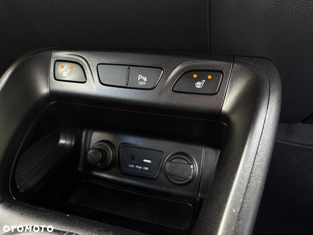 Hyundai ix35 1.6 2WD Fifa World Cup Edition - 38