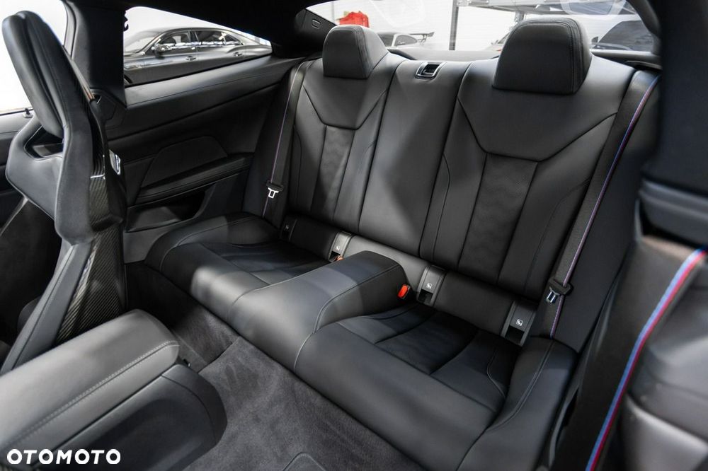 BMW M4 Competition M xDrive - 25