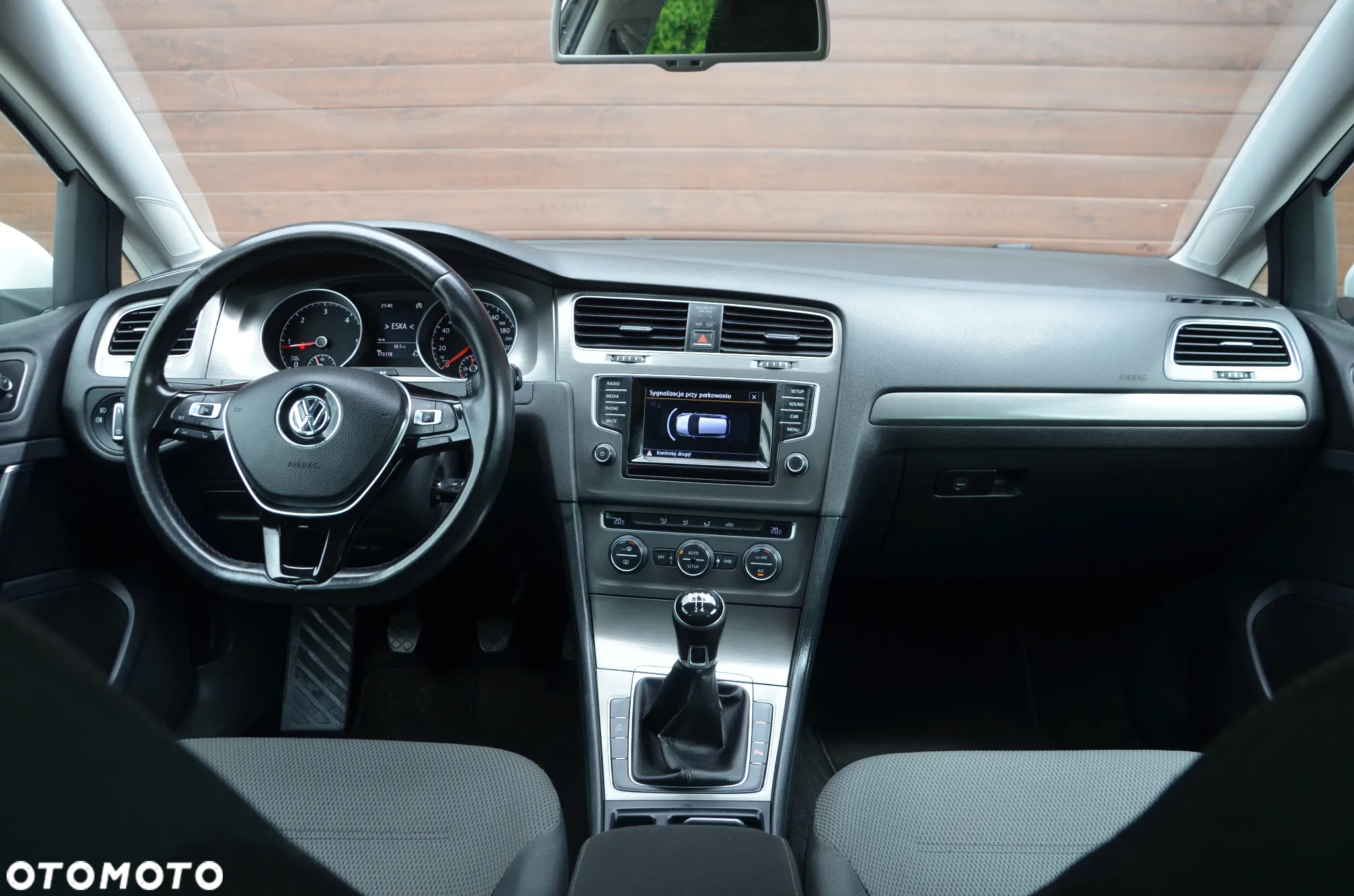 Volkswagen Golf 1.6 TDI BlueMotion Technology Comfortline - 4