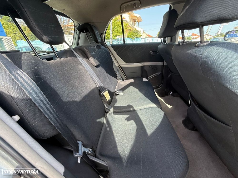 Toyota Yaris 1.0 VVT-i AC - 13
